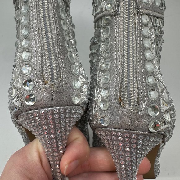 Steve Madden Whole Rhinestone Booties in Silver Stiletto Heel Stud Size 8.5 - Picture 9 of 13
